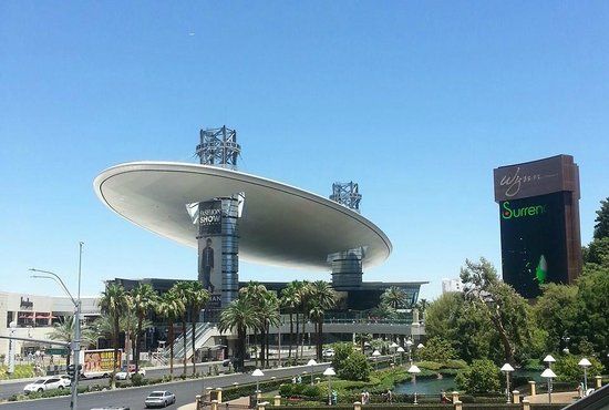 ファッションショー・モール